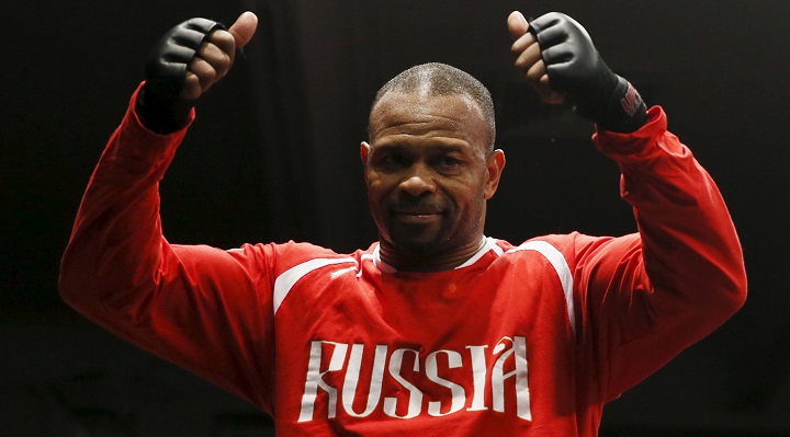 Боксер Рой Джонс хочет выйти на ринг против Майка Тайсона под российским флагом