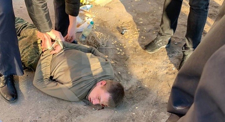 Момент задержание солдата Андрея Макарова.