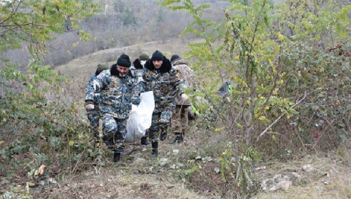В Карабахе найдены тела более тысячи погибших фото 2