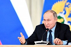 Путин: Прокуроры должны жестко пресекать коррупцию