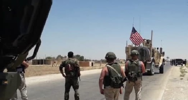 Военные России в Сирии заставили развернуться колонну армии США