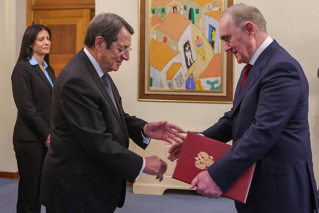 Президент Кипра принял верительные грамоты от нового посла России